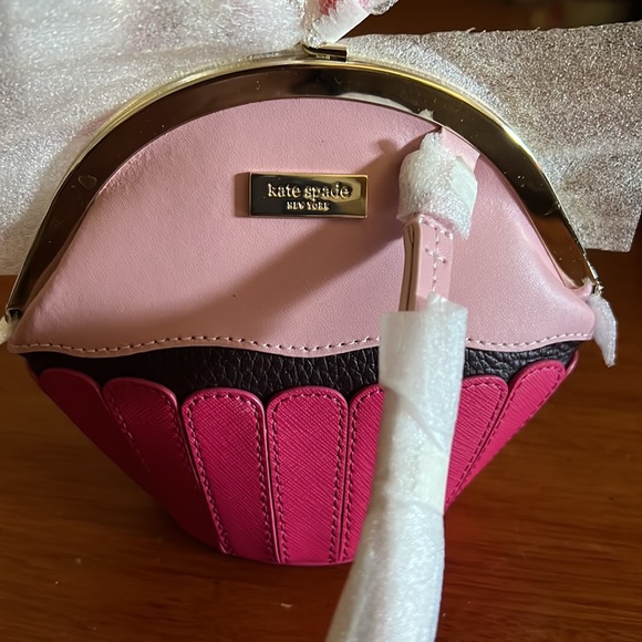 Kate Spade Posie Take The Cake Cupcake Wristlet  NWT - Picture 5 of 5